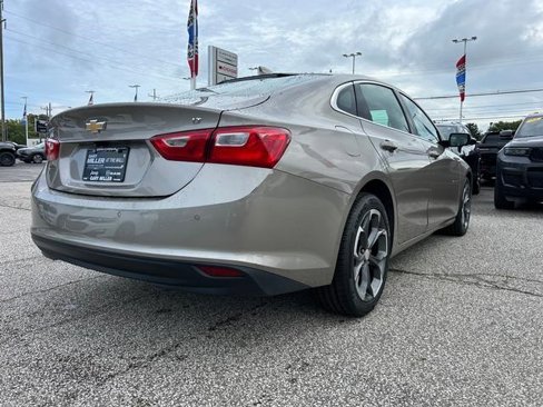 Used 2024 Chevrolet Malibu LT image 3