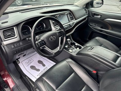 Used 2019 Toyota Highlander XLE image 9