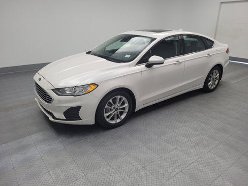 Used 2020 Ford Fusion SE image 2