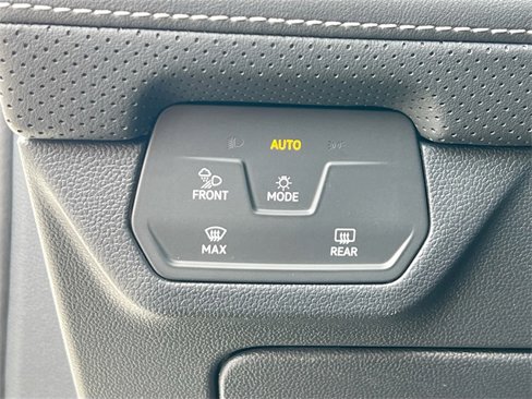 New 2025 Volkswagen Atlas Cross Sport SE image 10