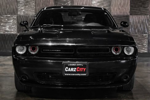 Used 2015 Dodge Challenger SXT image 5