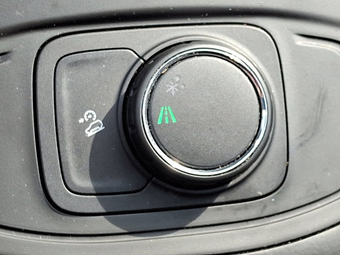 Used 2018 GMC Terrain SLE image 25