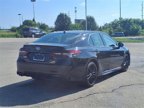Used 2021 Toyota Camry XSE image 3