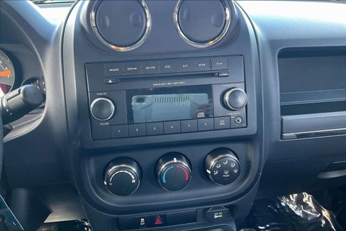 Used 2015 Jeep Patriot Sport image 5