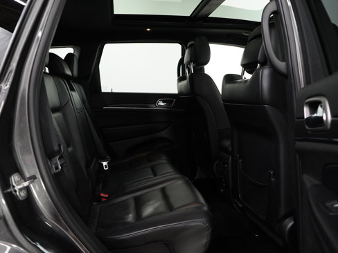 Used 2018 Jeep Grand Cherokee Limited w/ Luxury Group II image 11