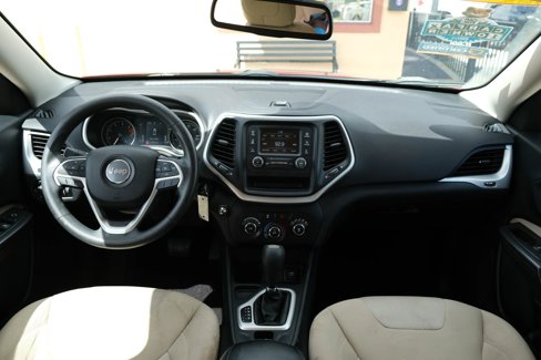 Used 2016 Jeep Cherokee Sport image 24