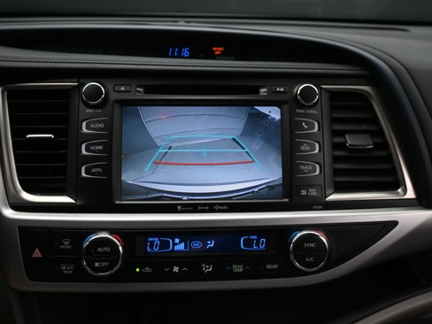 Used 2019 Toyota Highlander XLE image 6