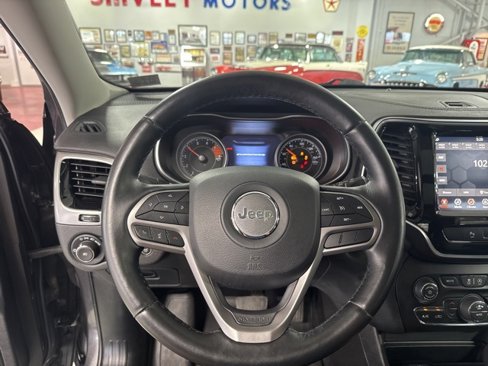 Used 2019 Jeep Cherokee Limited image 16