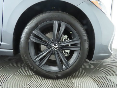 Certified 2024 Volkswagen Jetta SE image 34