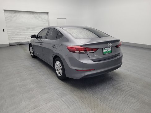 Used 2018 Hyundai Elantra SE image 5