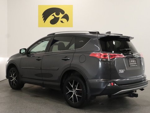 Used 2017 Toyota RAV4 SE image 9