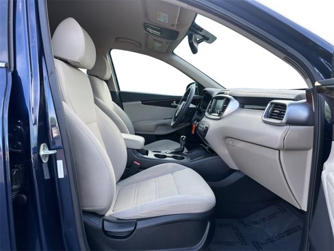 Used 2018 Kia Sorento L image 15