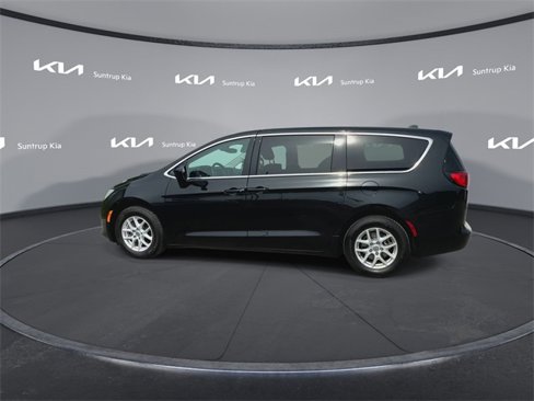 Used 2017 Chrysler Pacifica LX image 13