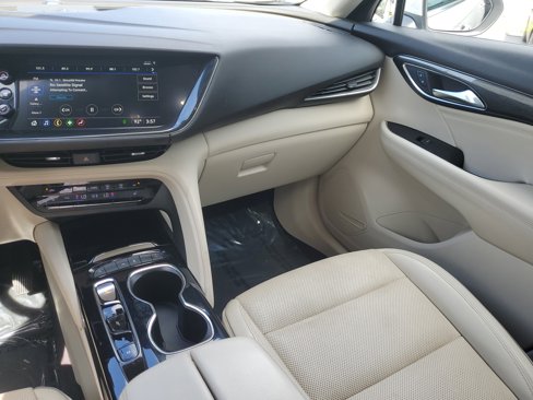 Used 2022 Buick Envision Essence w/ Safety Package image 17
