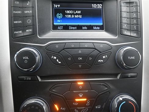 Used 2015 Ford Fusion SE w/ Equipment Group 201A image 8
