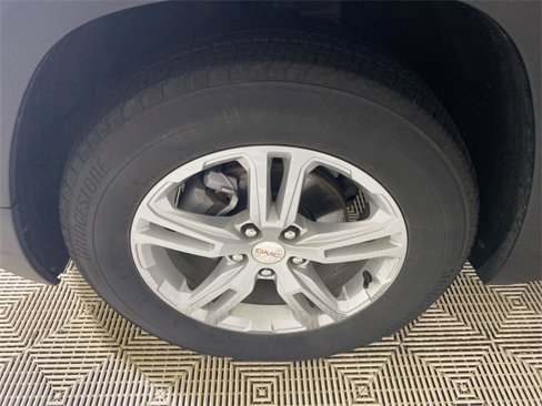 Used 2023 GMC Terrain SLE w/ Driver Convenience Package image 22