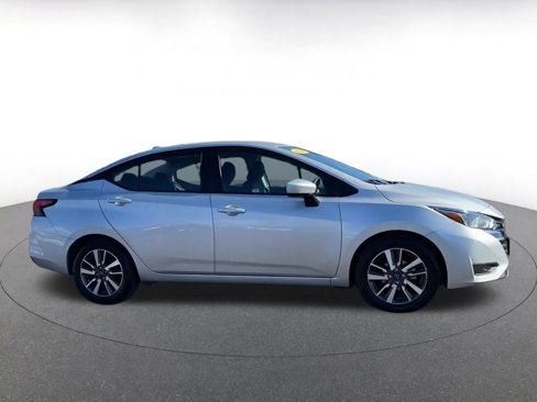 Used 2023 Nissan Versa SV image 16