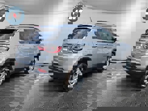 Used 2022 Jeep Compass Latitude image 5