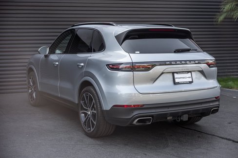 Certified 2023 Porsche Cayenne image 3
