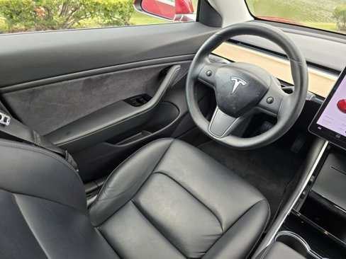 Used 2018 Tesla Model 3 Long Range image 32