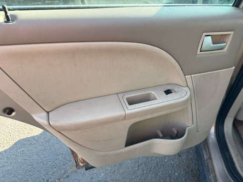 Used 2007 Mercury Montego Luxury image 12