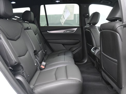 New 2025 Cadillac XT6 Luxury image 12