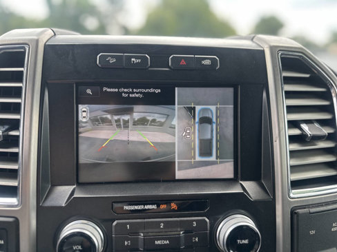 Used 2015 Ford F150 Platinum w/ Equipment Group 701A Luxury image 23