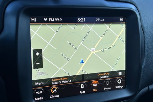 Used 2018 Jeep Renegade Altitude w/ UConnect 8.4 Nav Group image 16