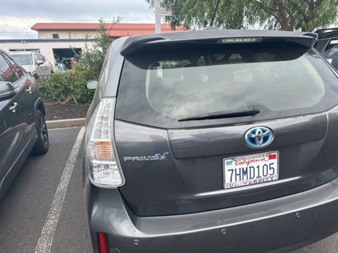 Used 2014 Toyota Prius V Three image 8