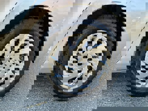 Used 2014 Toyota Prius C Two image 9