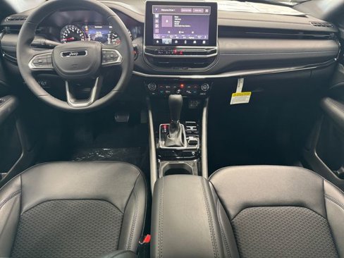 New 2026 Jeep Compass Latitude image 15