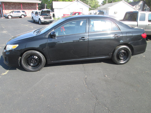 Used 2011 Toyota Corolla LE image 2