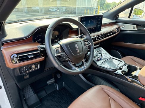 Used 2022 Lincoln Nautilus Reserve w/ Equipment Group 202A image 20