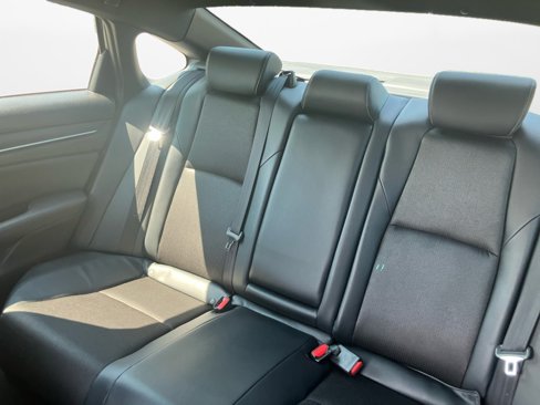 Used 2018 Honda Accord Sport image 12