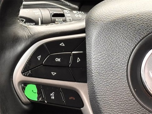 Used 2019 Jeep Grand Cherokee Altitude image 12