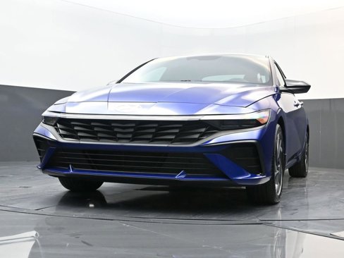 Certified 2025 Hyundai Elantra Sport image 27