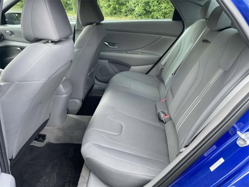 Used 2022 Hyundai Elantra SEL w/ Convenience + Premium Package image 9