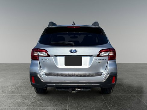 Used 2018 Subaru Outback 2.5i Limited image 6