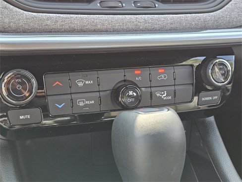 New 2025 Jeep Compass Latitude image 22