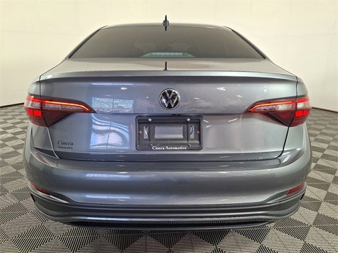 Used 2023 Volkswagen Jetta SE w/ Panoramic Sunroof Package image 9
