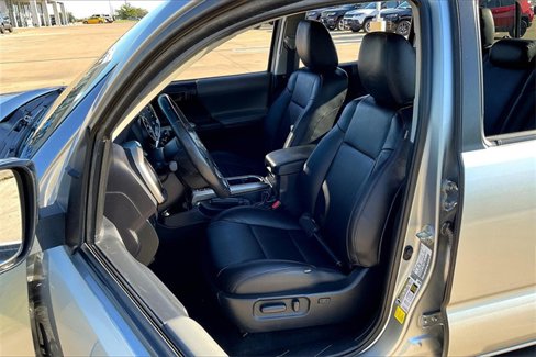 Used 2022 Toyota Tacoma SR5 image 26