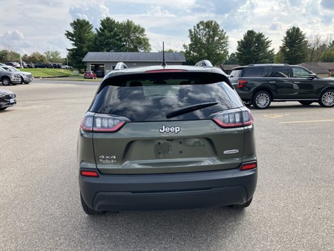 Used 2019 Jeep Cherokee Latitude w/ Cold Weather Group image 7