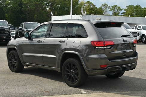 Used 2019 Jeep Grand Cherokee Altitude image 11