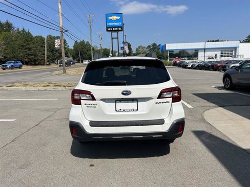 Used 2018 Subaru Outback 2.5i Premium image 4