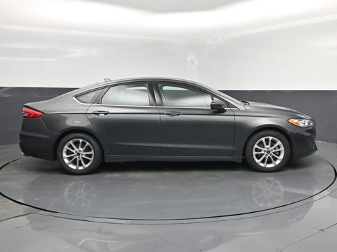 Used 2019 Ford Fusion SE image 27