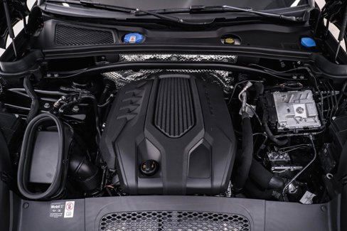 Certified 2025 Porsche Macan image 29