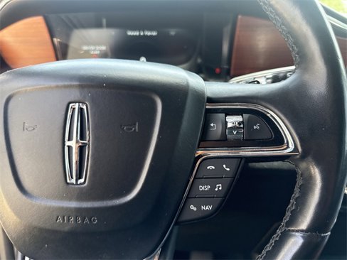 Used 2018 Lincoln Navigator Select image 18