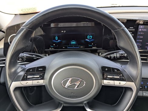 Used 2022 Hyundai Elantra SEL w/ Convenience + Premium Package image 15