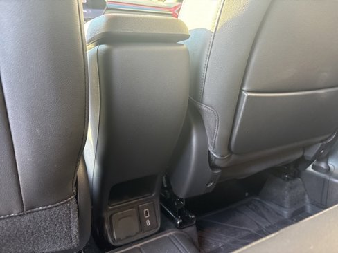 Used 2025 Chevrolet TrailBlazer RS w/ Convenience Package image 17