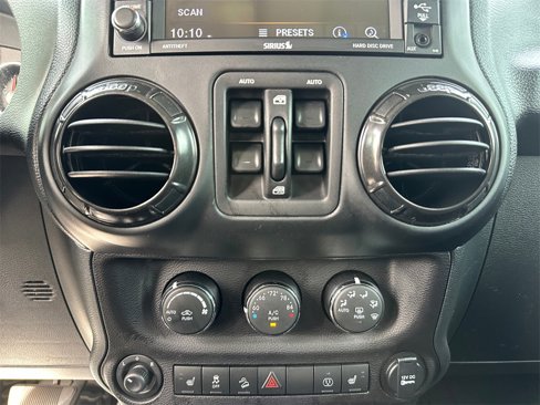 Used 2017 Jeep Wrangler Unlimited Rubicon image 22